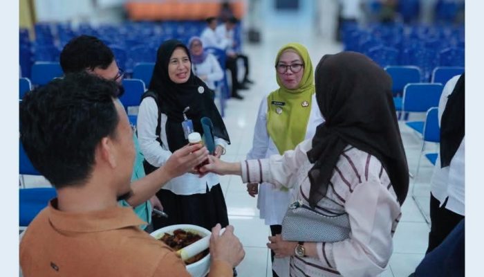 Wabup Kampar Dr Misharti Tinjau Kesiapan Pelatihan Produksi Sabun dan Minyak Sawit di Politeknik Kampar.