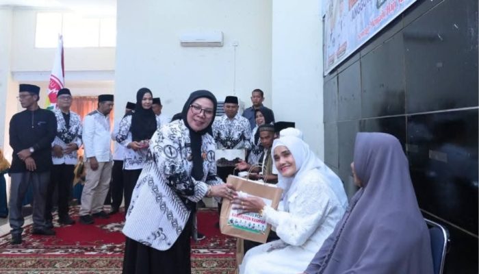 Wabup Kampar Lepas Jemaah Calon Haji Anggota PGRI Kampar