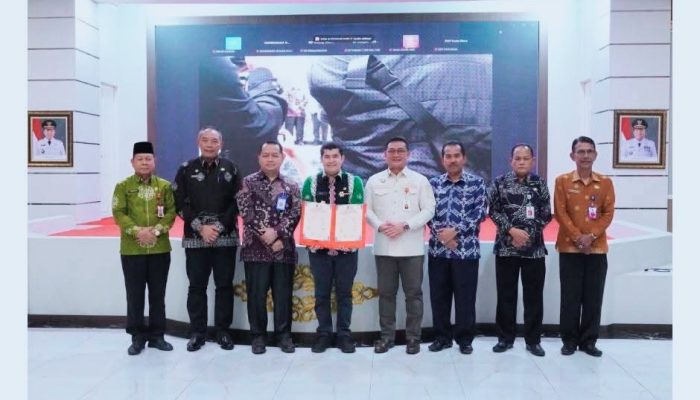 Pemkab Kampar Raih Penghargaan Kinerja Terbaik Pengelolaan DAK Non-Fisik BOK POM 2025