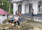 Gerakan ASRI Digencarkan, Inspektorat Kampar Bersihkan Mushalla di Bukit Cadika