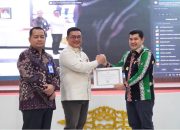 Kampar Raih Penghargaan Kinerja Terbaik Pengelolaan DAK Non-Fisik BOK POM 2025.