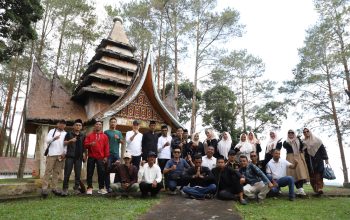 Rihlah Telusur Budaya LPP BAIK Kampar Napak Tilas Sumpah Sati Bukik Marapalam Di Puncak Pato.