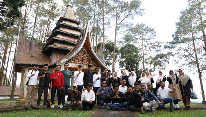 Rihlah Telusur Budaya LPP BAIK Kampar Napak Tilas Sumpah Sati Bukik Marapalam Di Puncak Pato.