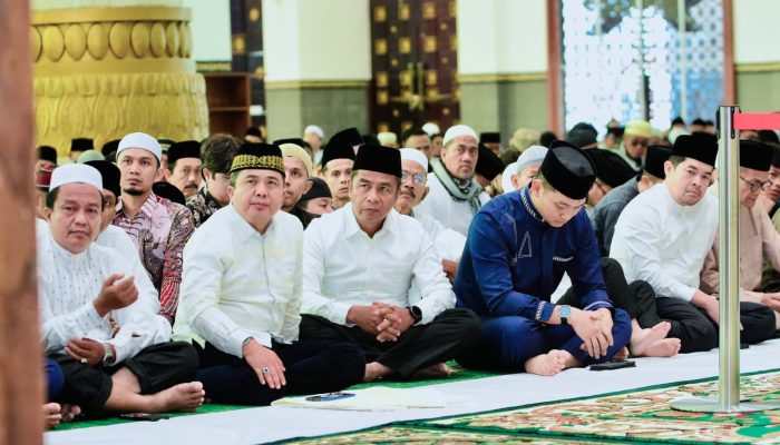 Bupati Kampar Ahmad Yuzar Bersama Wabup  Sholat Idul Adha 1447 H di Masjid Al-Ihsan Islamic Center Bangkinang