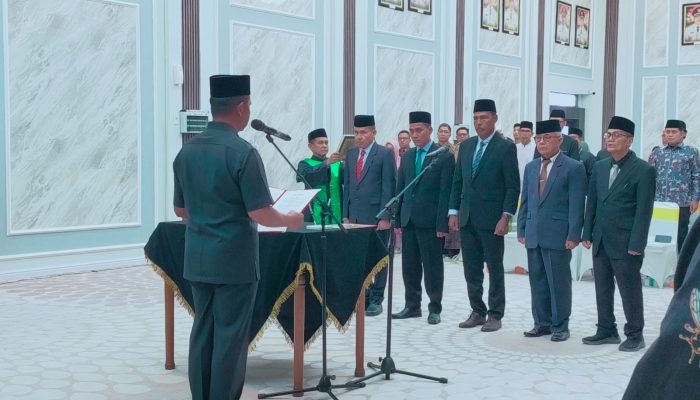 Pimpinan BAZNAS Kampar Periode 2026-2031 Resmi Dilantik Oleh Bupati Kampar Ahmad Yuzar  ‎