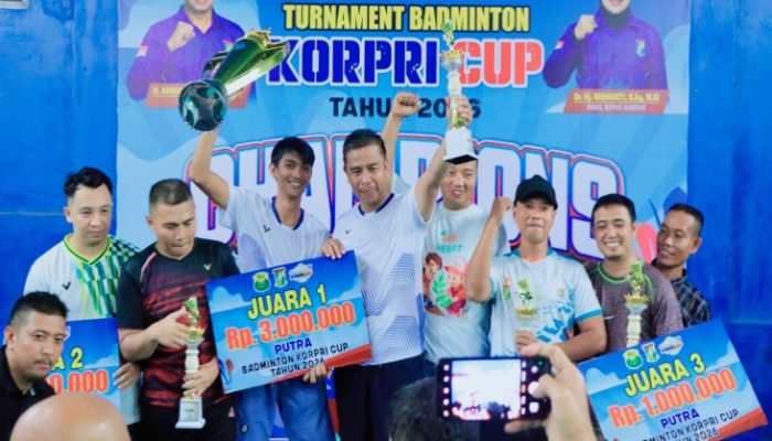 Sang Juara Pasangan Ahmad Yuzar/Wahyu Juara Turnamen Badminton Korpri Cup 2026