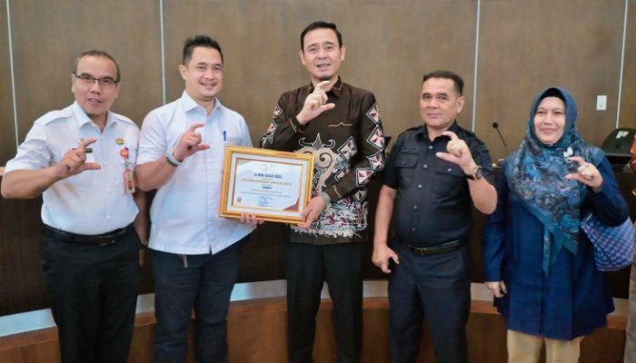 KI Award 2025 Riau PPID Utama Kabupaten Kampar Raih Predikat Informatif