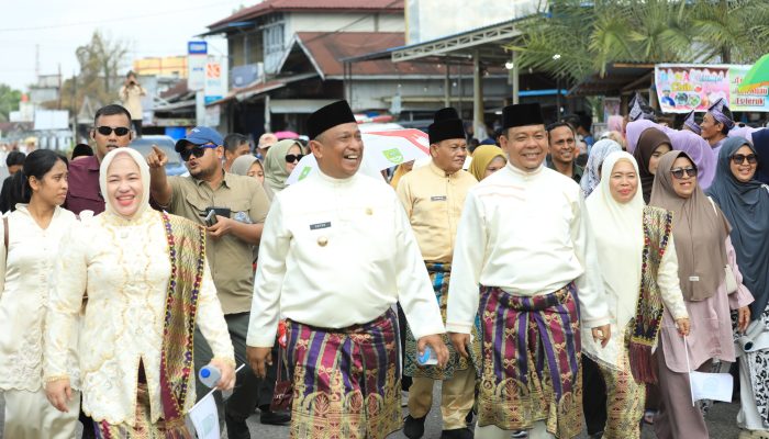 Bupati Rohul Anton ST, MT Pimpin Langsung Jalan Bersama 2.470 Kontingen pada Pawai Taaruf Pembukaan MTQ ke-44 Provinsi Riau