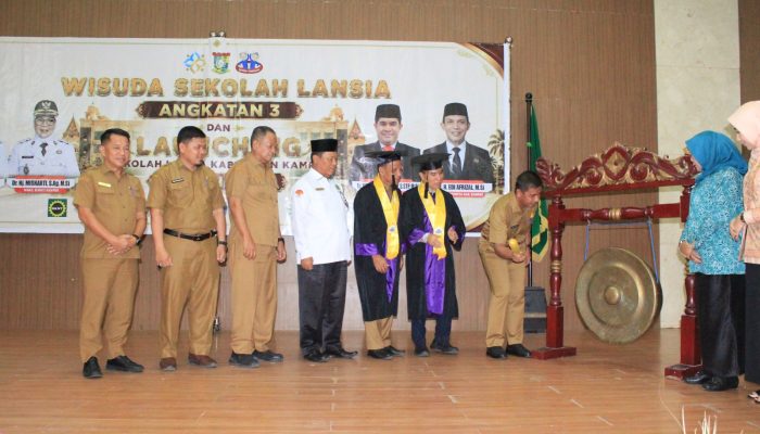 Bupati Kampar Saksikan Penandatanganan Kerja Sama Pemkab dengan Kemenag, Perkuat Ketahanan Keluarga dan Sekolah Lansia