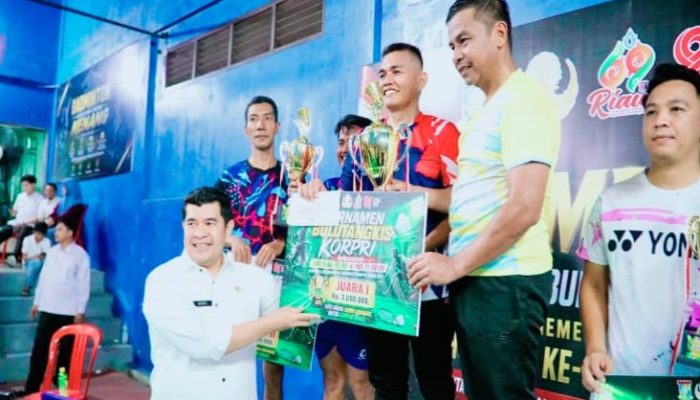 Pasangan Ahmad Yuzar/ Aswadi Sukses Raih Juara I Turnamen Badminton KORPRI 2026