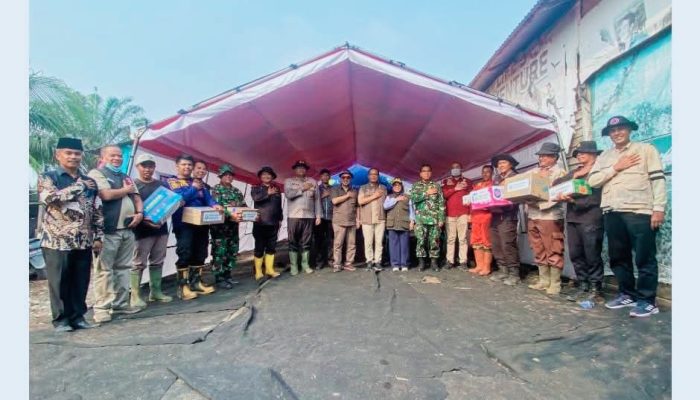 Staf Khusus Menteri Kehutanan Apresiasi Kesiapsiagaan Kampar Menangani Karhutla.