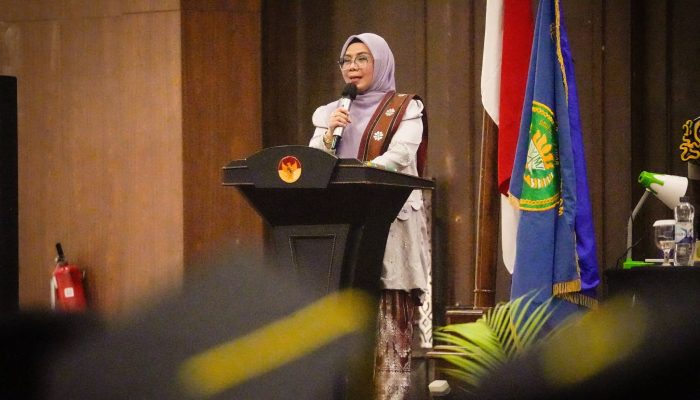 Misharti Hadiri Wisuda STAI Al-Azhar, Titip Pesan Agar Ilmu Menjadi Jalan Pengabdian