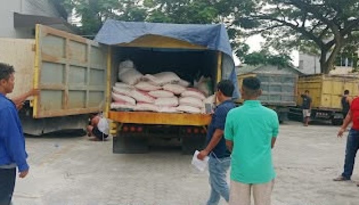 Diduga Oplosan, Deninteldam XIX/TT Temukan 1.389 Sak Pupuk di Kampar